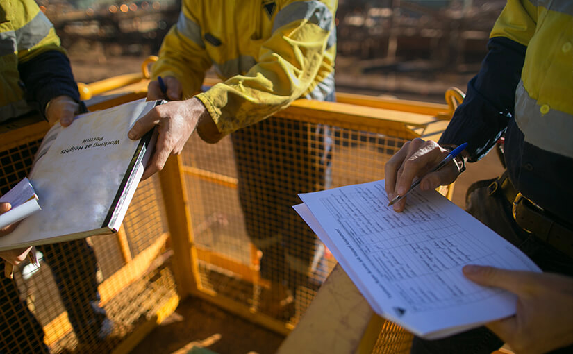 Blog-jcb-and-caterpillar-kings-of-construction-equipment.jpg